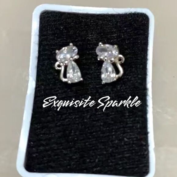 - 😺Petite Tiny Sterling Silver (925) Iridescent Diamond Cat Earrings💎 - Picture 16 of 16